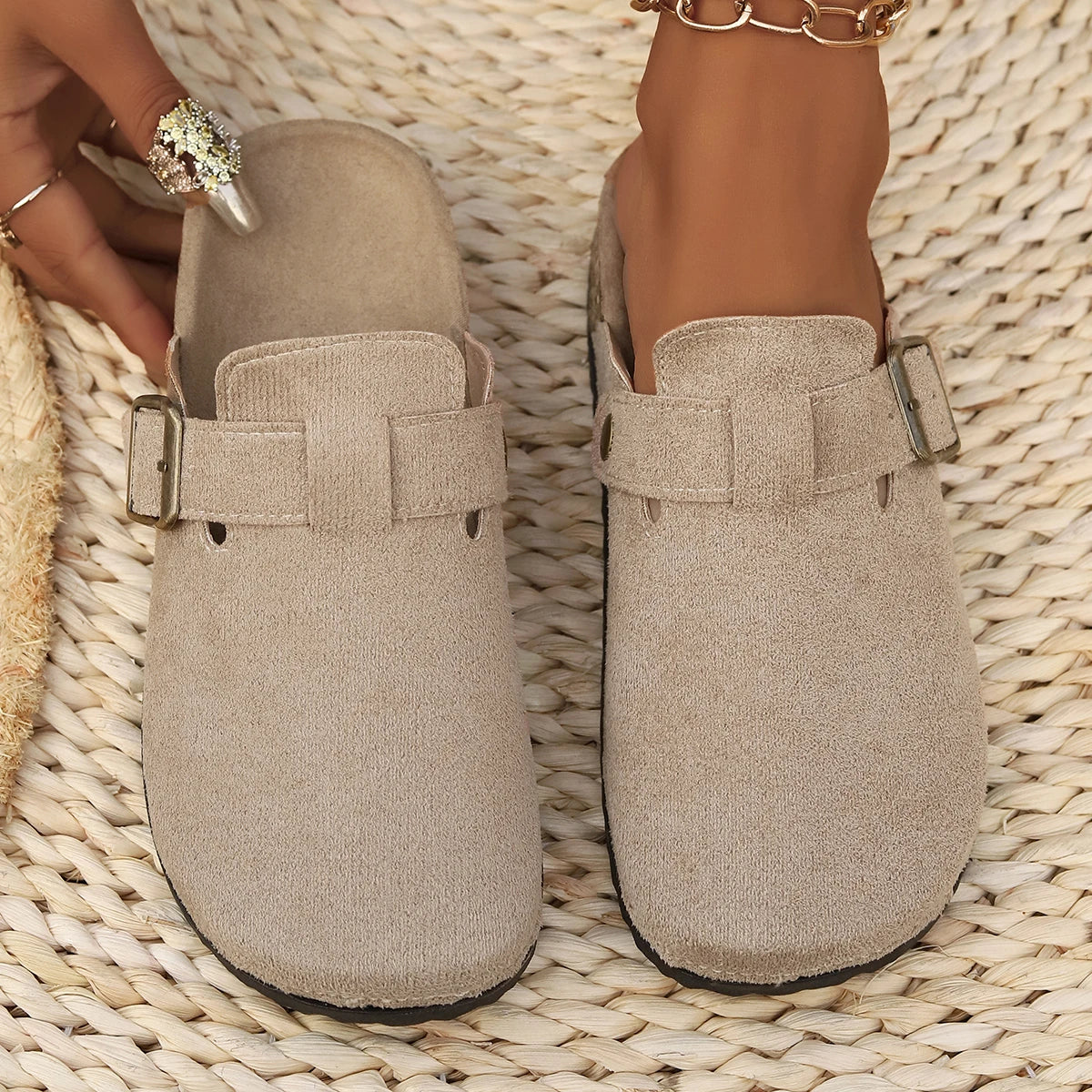 Women's Closed Toe Flat Slippers